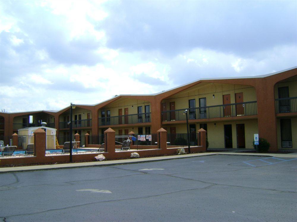 Hotel 6-lexington, Ky - Airport 2*